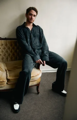 Narcissus Siyah Gömlek (3)